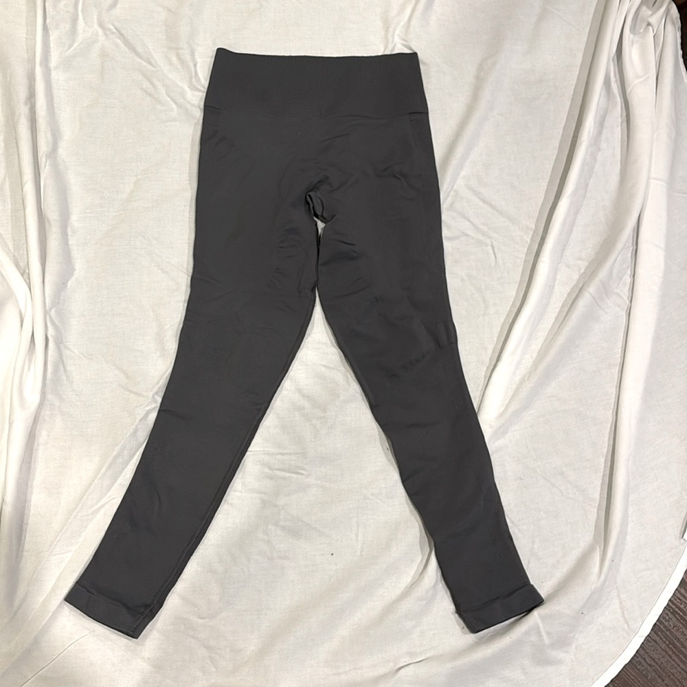 Lululemon leggings athletica leggings dark grey Size 10. Worn once(e34)